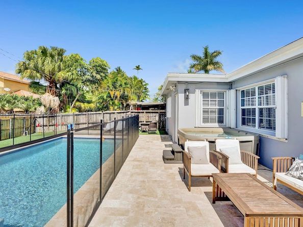 1305 Funston St, Hollywood FL 33019