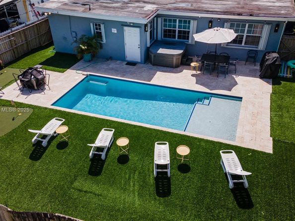 1305 Funston St, Hollywood FL 33019