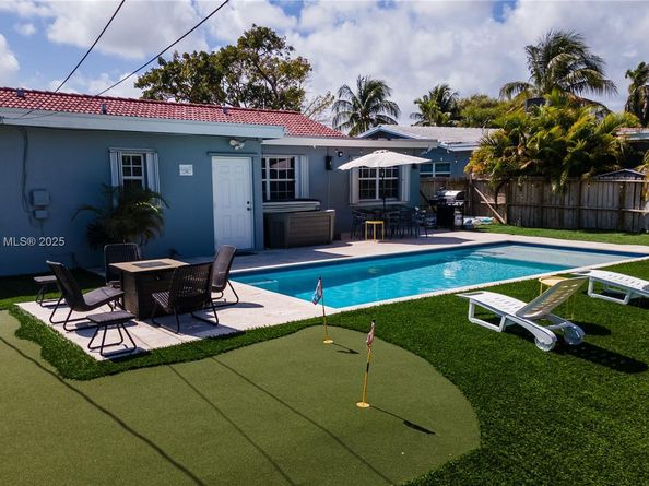 1305 Funston St, Hollywood FL 33019
