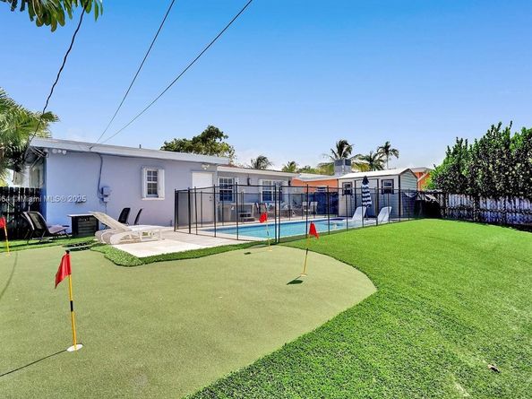 1305 Funston St, Hollywood FL 33019