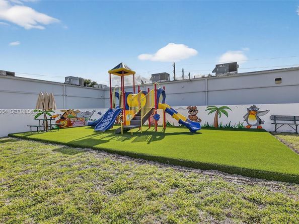 3024 SW 52nd St, Dania Beach FL 33312