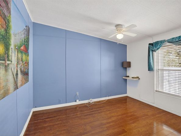 3024 SW 52nd St, Dania Beach FL 33312