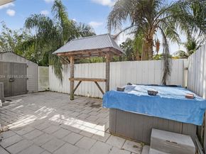 3024 SW 52nd St, Dania Beach FL 33312