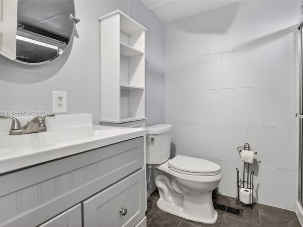 3024 SW 52nd St, Dania Beach FL 33312