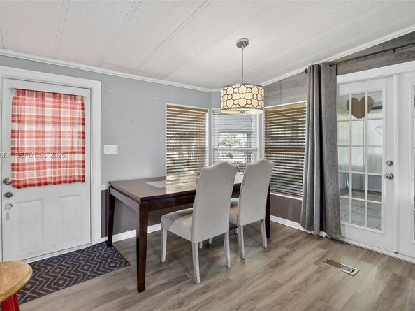 3024 SW 52nd St, Dania Beach FL 33312