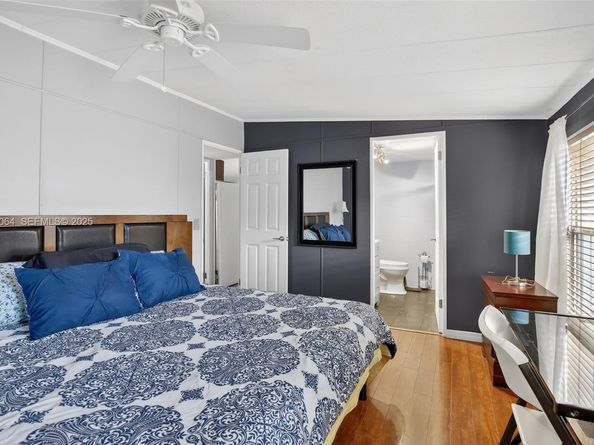 3024 SW 52nd St, Dania Beach FL 33312