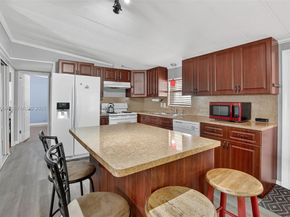 3024 SW 52nd St, Dania Beach FL 33312