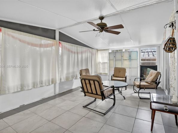 3024 SW 52nd St, Dania Beach FL 33312