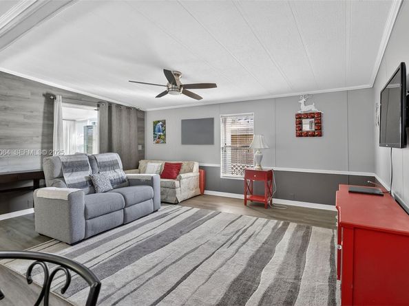 3024 SW 52nd St, Dania Beach FL 33312