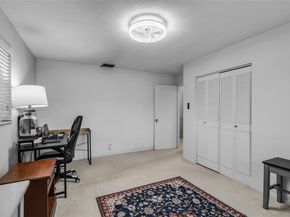 7541 SW 9th St, Plantation FL 33317