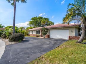 7541 SW 9th St, Plantation FL 33317