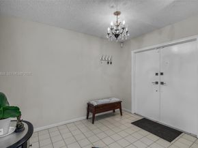 7541 SW 9th St, Plantation FL 33317