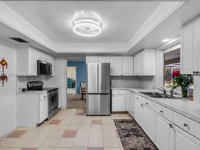 7541 SW 9th St, Plantation FL 33317