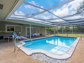 7541 SW 9th St, Plantation FL 33317