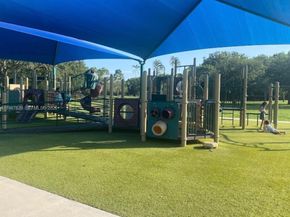 7541 SW 9th St, Plantation FL 33317