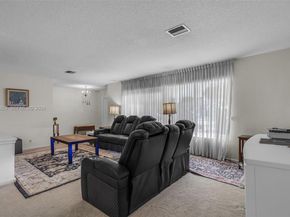 7541 SW 9th St, Plantation FL 33317