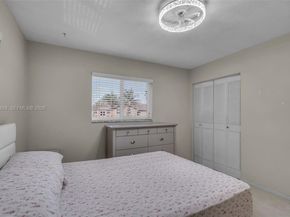 7541 SW 9th St, Plantation FL 33317