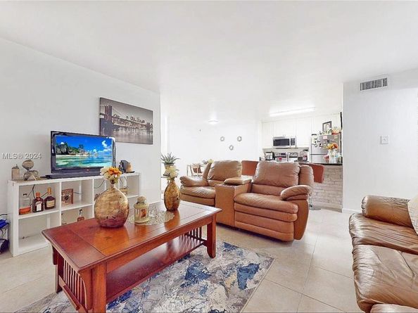 10421 SW 157th Pl 206, Miami FL 33196