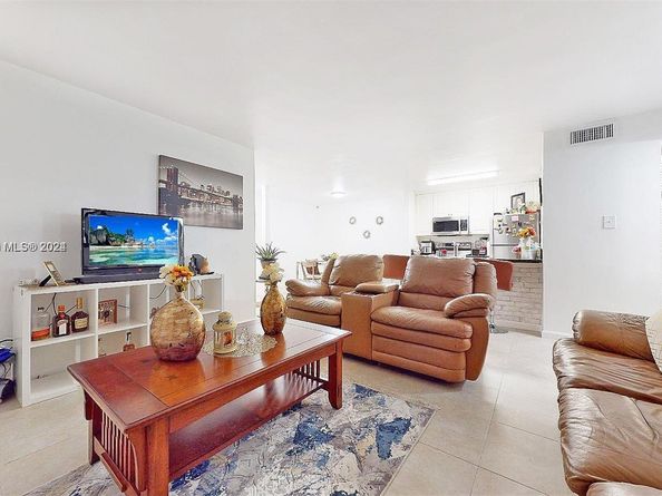 10421 SW 157th Pl 206, Miami FL 33196