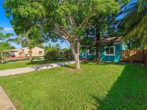 2447 Wilson St, Hollywood FL 33020