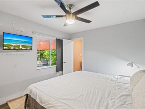 2447 Wilson St, Hollywood FL 33020