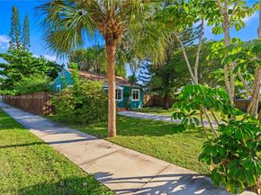 2447 Wilson St, Hollywood FL 33020