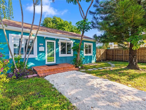 2447 Wilson St, Hollywood FL 33020