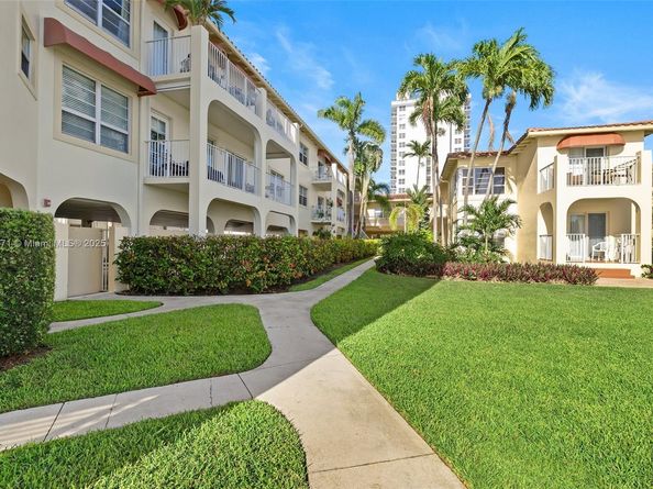 341 N Birch Rd 216, Fort Lauderdale FL 33304