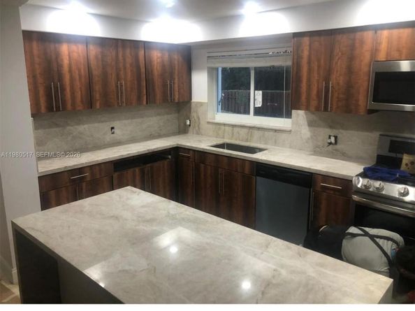 1015 S 14th Ave, Hollywood FL 33020