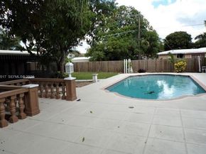 1015 S 14th Ave, Hollywood FL 33020