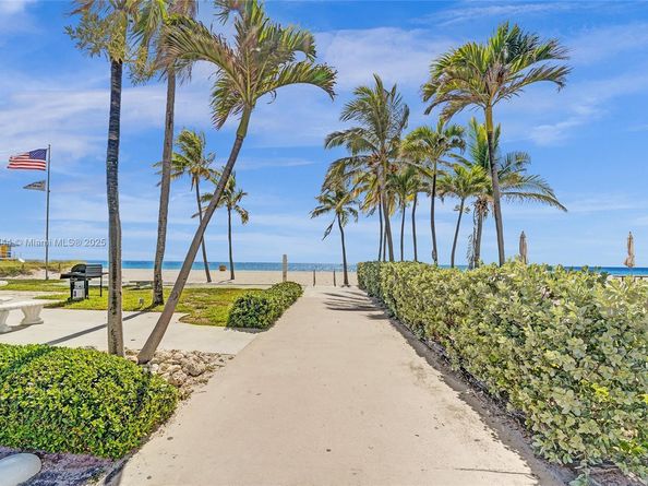 1701 S Ocean Dr 105, Hollywood FL 33019