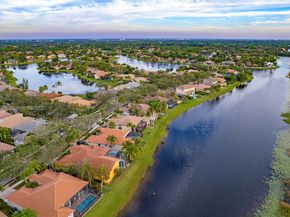 2893 Oakbrook Dr, Weston FL 33332