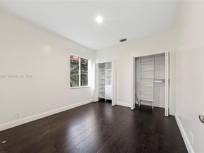 2893 Oakbrook Dr, Weston FL 33332