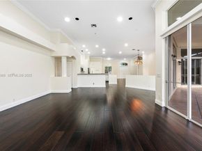 2893 Oakbrook Dr, Weston FL 33332