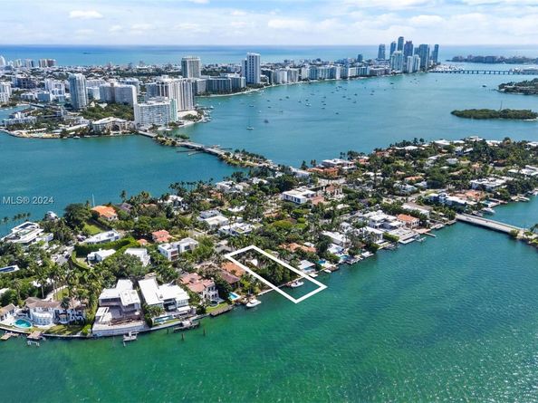 330 W Rivo Alto Dr, Miami Beach FL 33139
