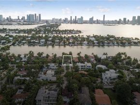 330 W Rivo Alto Dr, Miami Beach FL 33139