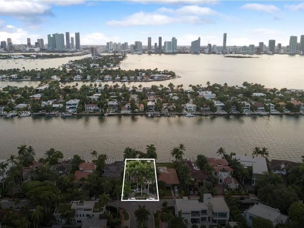 330 W Rivo Alto Dr, Miami Beach FL 33139