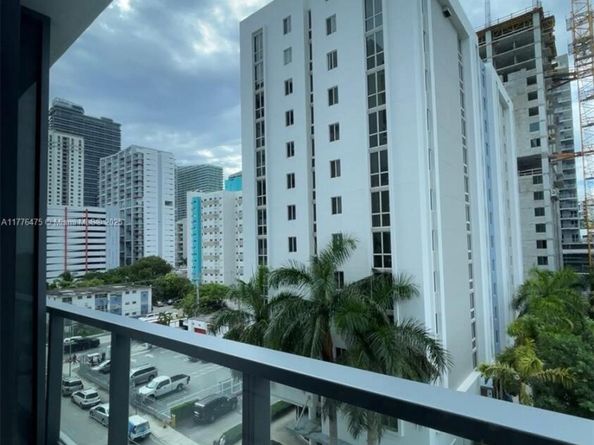 239 SW 9th St 405, Miami FL 33130