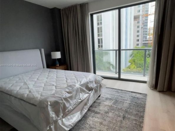 239 SW 9th St 405, Miami FL 33130