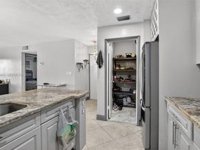 1250 SW 113th Ter 201, Pembroke Pines FL 33025