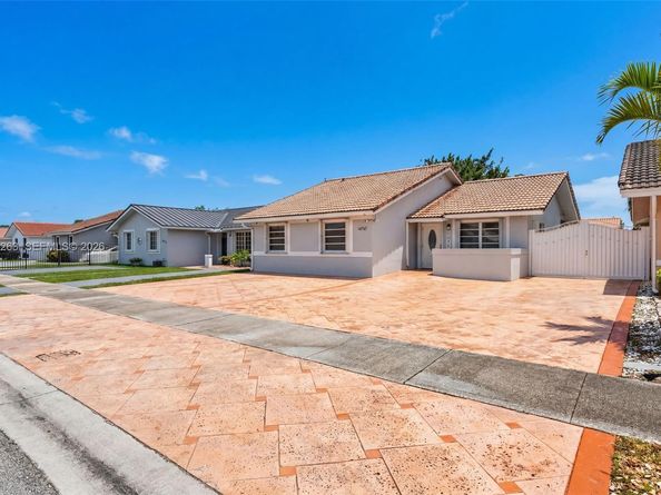 14747 SW 82nd St, Miami FL 33193