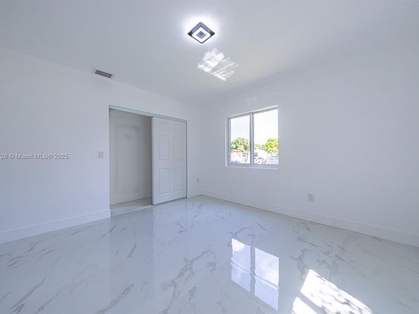 910 NW 133rd St, North Miami FL 33168
