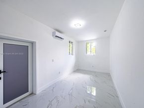 910 NW 133rd St, North Miami FL 33168