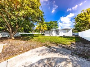910 NW 133rd St, North Miami FL 33168