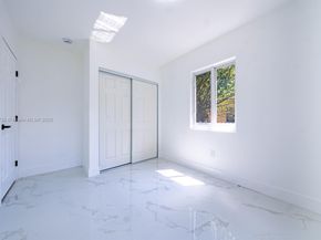 910 NW 133rd St, North Miami FL 33168
