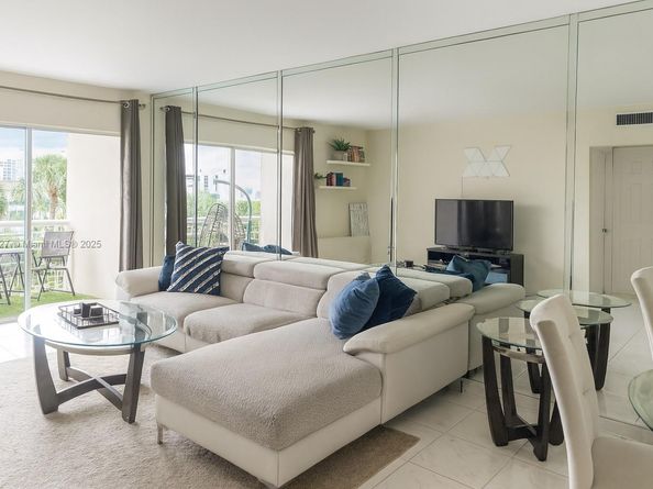 400 Kings Point Dr 327, Sunny Isles Beach FL 33160