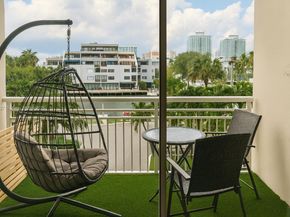 400 Kings Point Dr 327, Sunny Isles Beach FL 33160