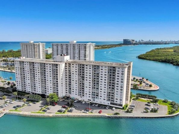 400 Kings Point Dr 327, Sunny Isles Beach FL 33160