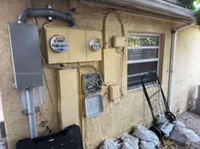 390 NE 30th St, Pompano Beach FL 33064