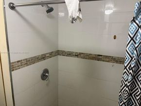 390 NE 30th St, Pompano Beach FL 33064